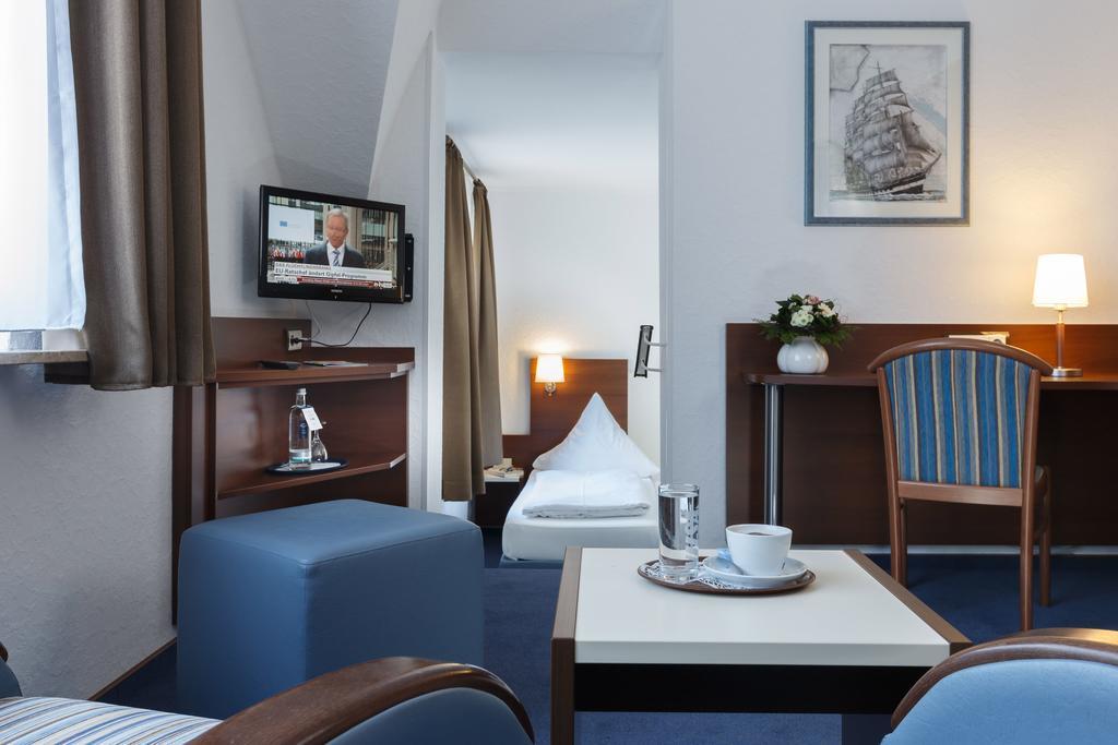 Hotel Seeschwalbe Куксхафен Экстерьер фото