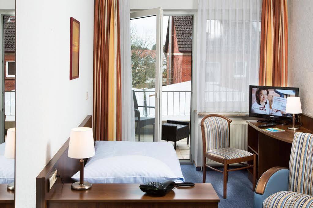 Hotel Seeschwalbe Куксхафен Экстерьер фото